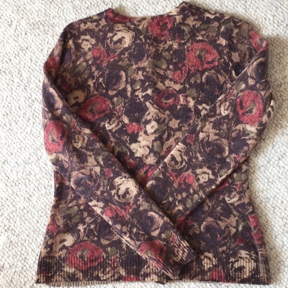 Sarah Spencer Autumn Lambs Wool Cardigan - Picture 4 of 7